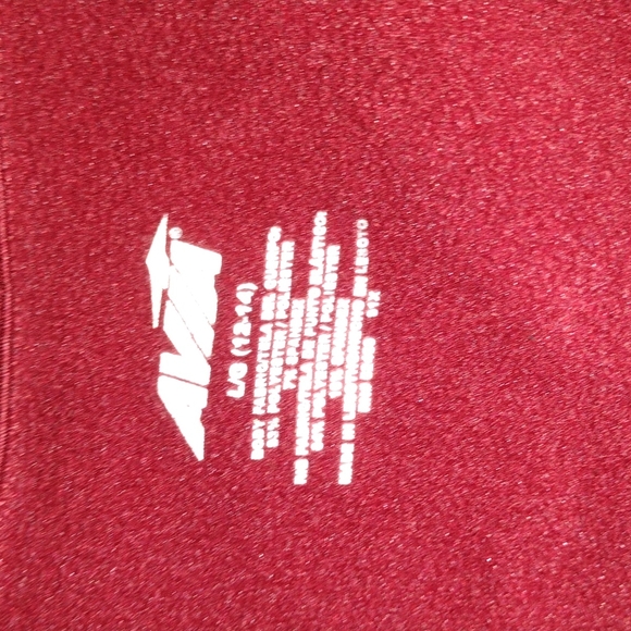 Avia Maroon Half Zip Pullover Long Sleeve Top EUC - Picture 3 of 11